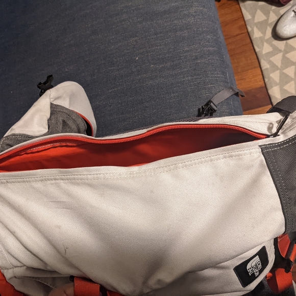 North Face Re-Hub Daypack Backpack - Picture 4 of 10